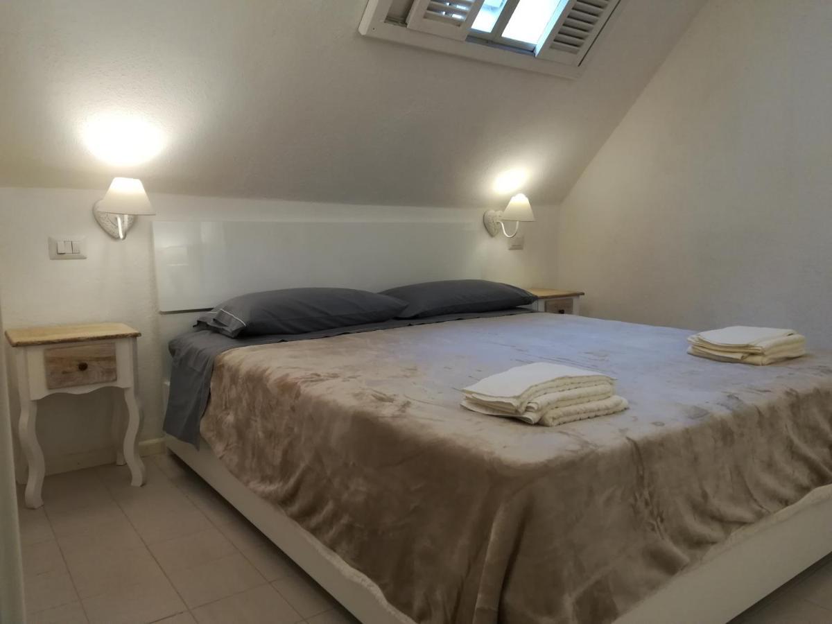 Santa Margherita Di Pula, Calaverde, Deliziosa Villetta 100 Metri Dal Mare Exterior foto