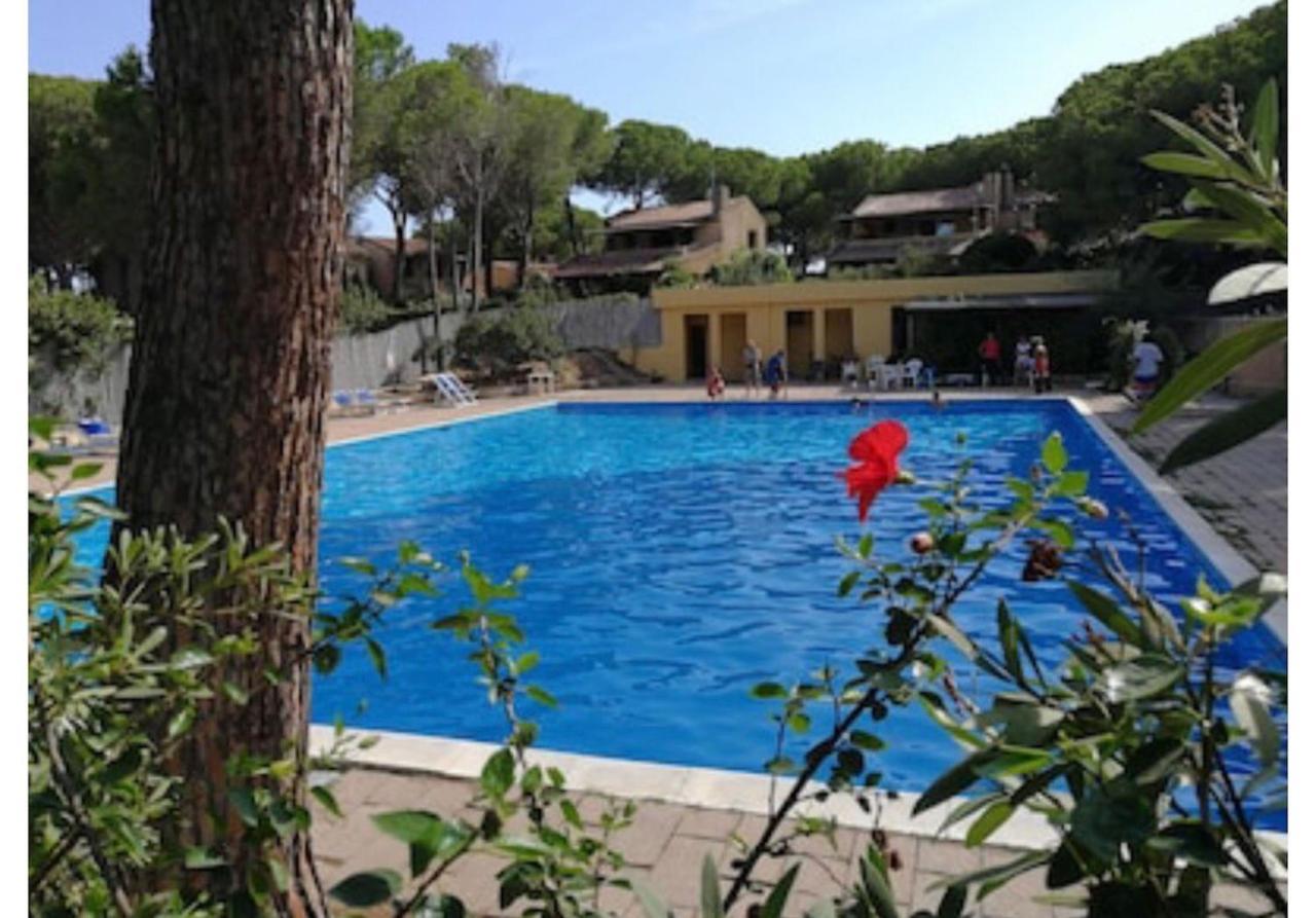 Santa Margherita Di Pula, Calaverde, Deliziosa Villetta 100 Metri Dal Mare Exterior foto